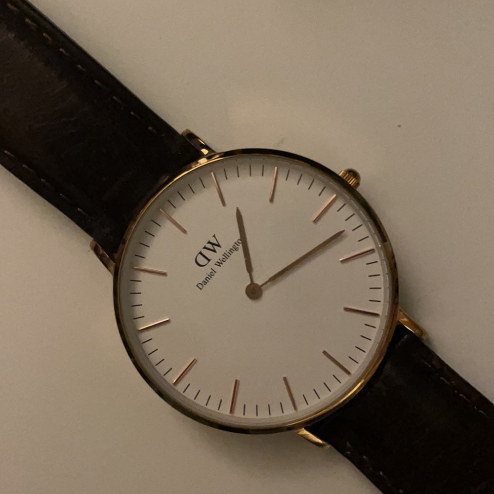 Daniel Wellington watch - leather strap -